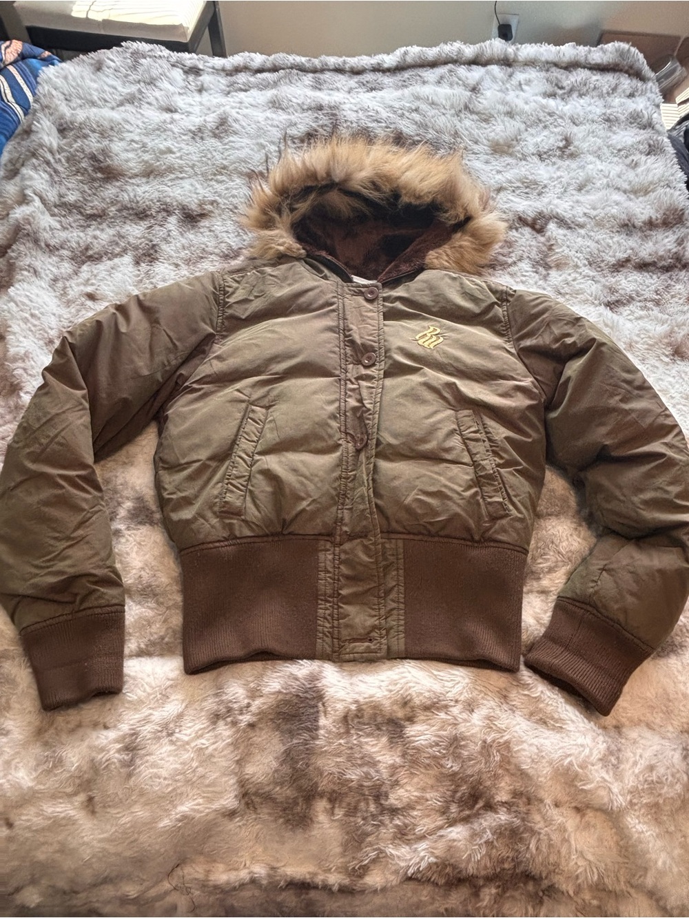 Vintage Y2K Rocawear Olive Green Hooded Puffer Jacket with Faux Fur Trim